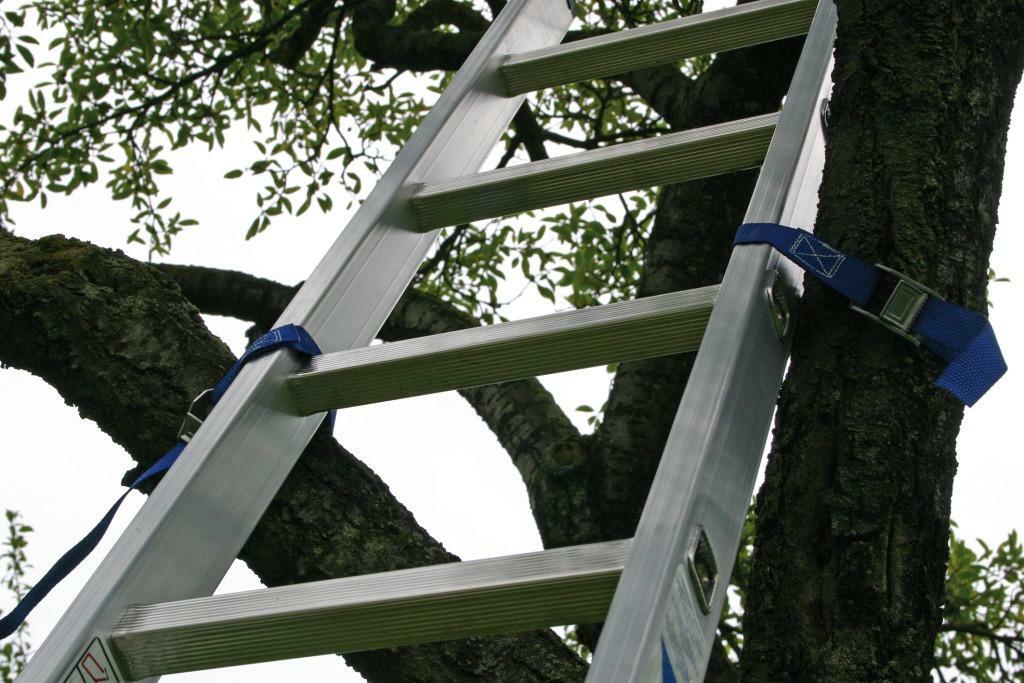 Aluminum ladder is indispensable both in everyday life and during construction work