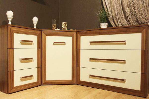 Corner chests are perfect for a small bedroom, and their design is very diverse today