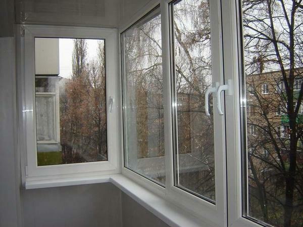 Sırlı balkon plastik pencereler: nasıl fotoğraflarla adım talimatlar bir ellerinizle sundurma, adım sır