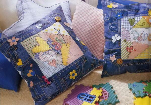 Stitching technology stained glass allows you to create products with numerous bright patterns