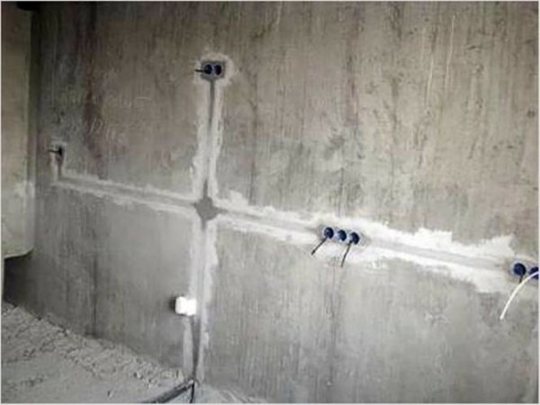 Shtroblenie zidovi ispod žica: obrada betona i zidanih površina, videa i fotografija