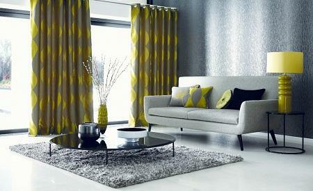 Gray wallpapers blend well with bright curtains