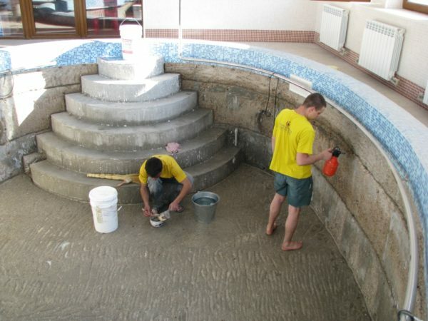 When preparing the design of handling moisture protection materials, the focus should be given concrete state
