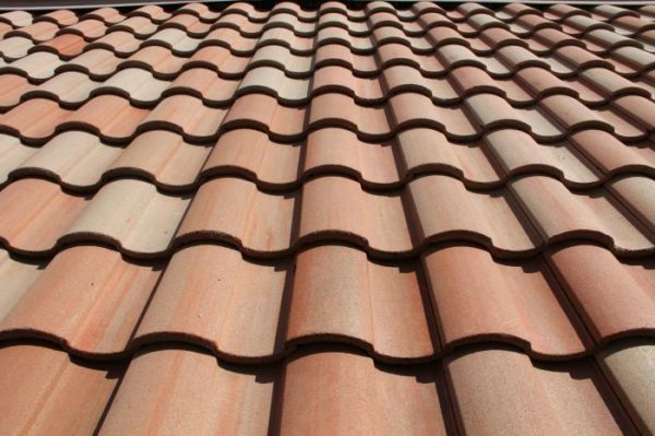 Cement-sand tile is similar to the ceramic not only in appearance, but also durability