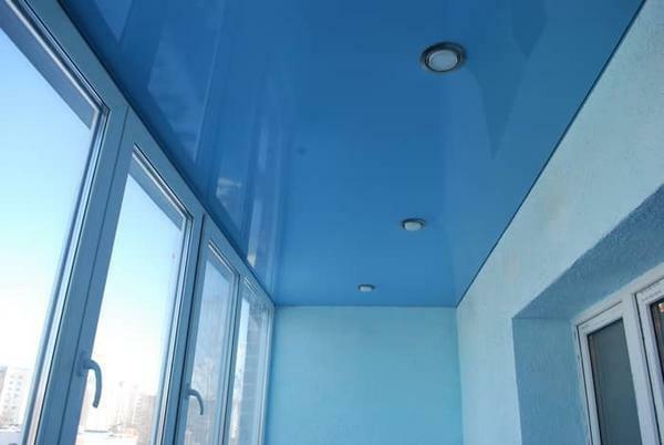 Kaj strop na balkonu: kako priklopiti obloge in hidroizolacijo balkonov, kot video s svojimi rokami, kot slikati možnosti, foto gajb