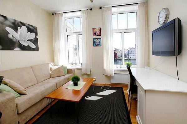ruang tamu kecil: foto dan furniture desain mini-ruang, sebuah rumah kecil, dinding nyaman, kompak furnish