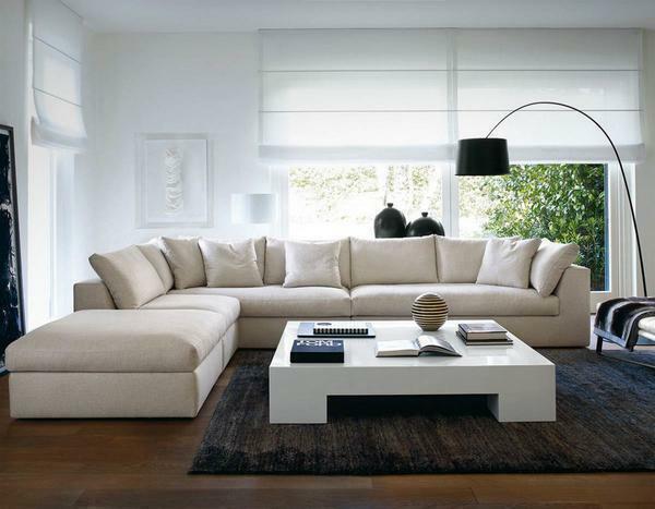 Moderne im Jahr 2016 gilt als ein Sofa, aus natürlichen Materialien in hellen Farben sein