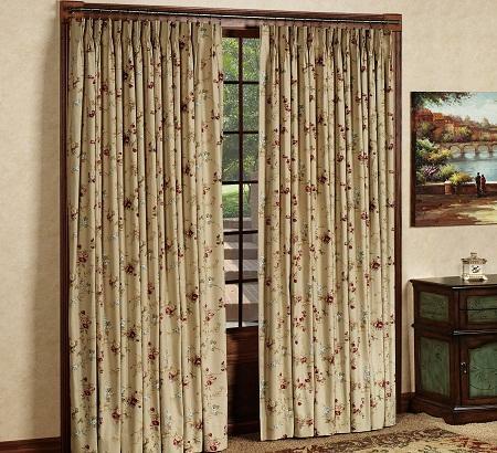 Thanks to curtains, it is possible to significantly improve the aesthetic qualities of any door