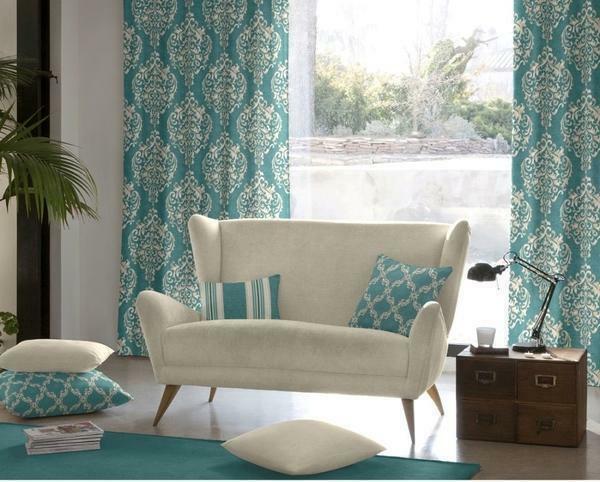 To wallpaper, you can easily choose curtains with patterns, focusing on the style of the room