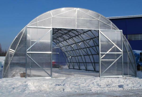The advantage of greenhouse polycarbonate greenhouses is that they are practical and environmentally friendly