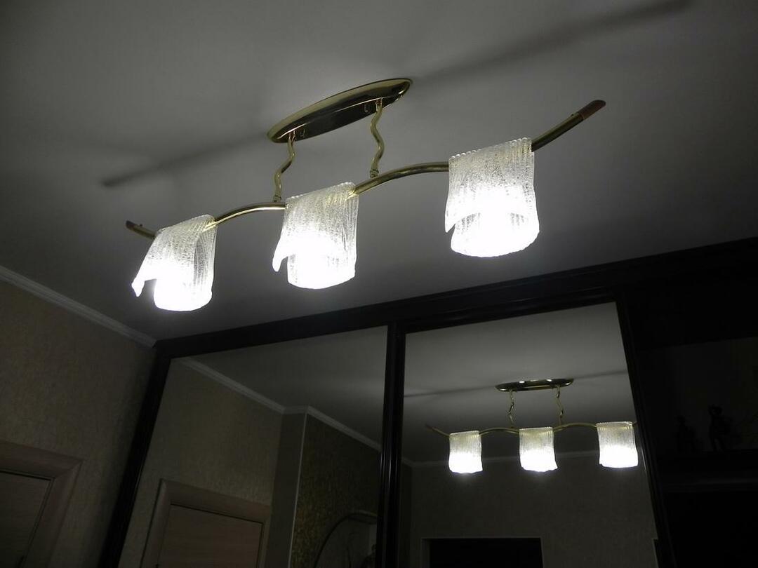 Ispravan izbor svjetiljke u hodniku je važno za unutarnjih poslova