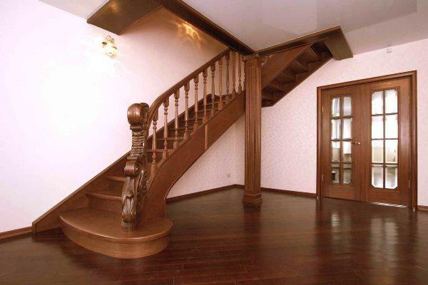 A stylish modern staircase will not only decorate the design of the room, but it can also become an interesting accent in the interior
