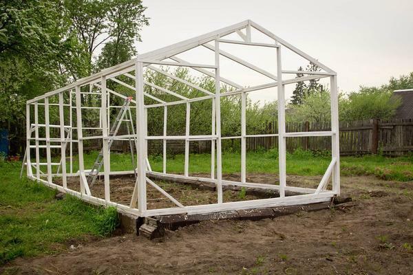 How to build a greenhouse: with their own hands construction, greenhouse complexes and greenhouses, Lurt building economy
