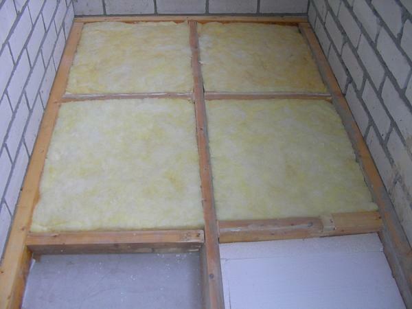 How to insulate the floor on the balcony: with your own hands seen, warmed with expanded clay or better foam