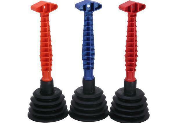 When choosing a plunger it is worth considering the material from which the handle is made
