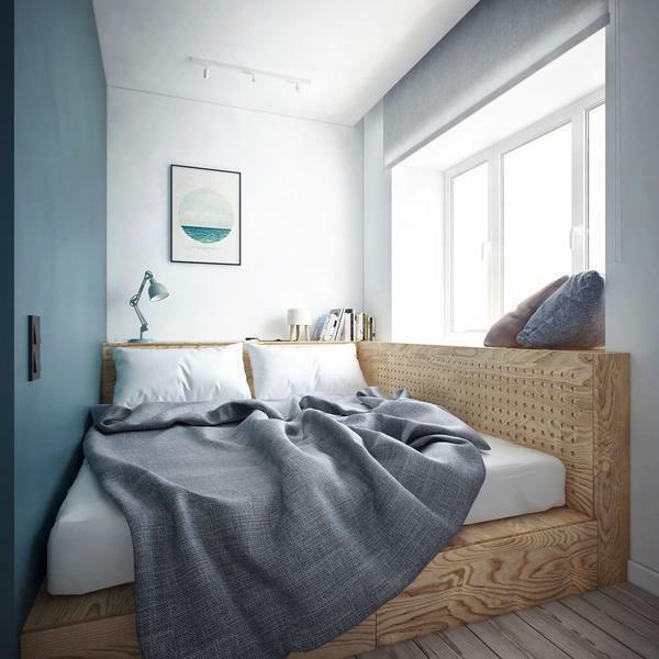 Beds-podiums are very diverse in types, however in small bedrooms there are a number of their rules for their use