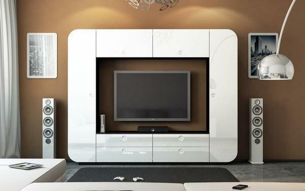 Fényes fal szokatlan és kreatív formáinak teszi a nappali modern és funkcionális