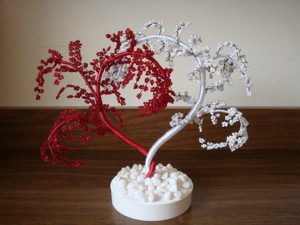 The love tree of beads will be an unforgettable romantic gift for Valentine