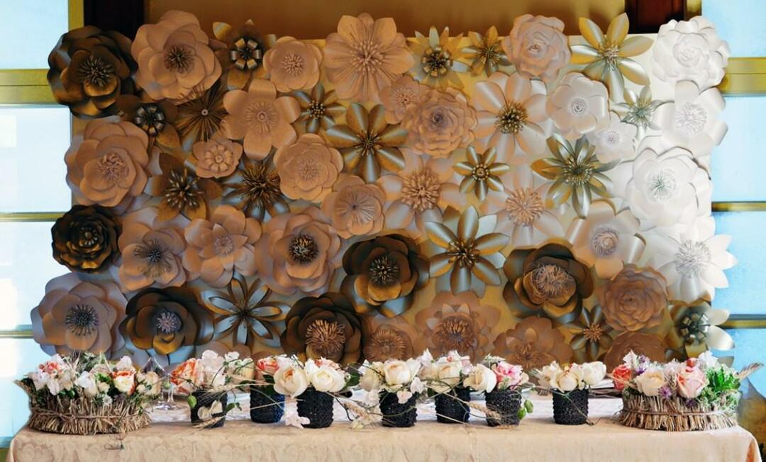 Papír virágok a dekoráció a szobában: nagy díszítésére a saját kezét, pom-poms papírból, a master class