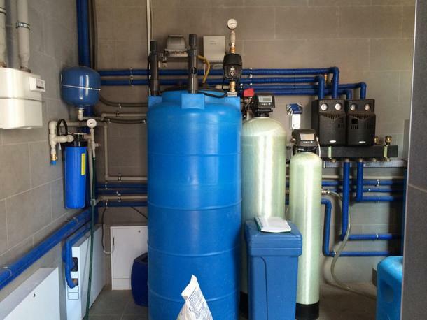 Top water treatment systems