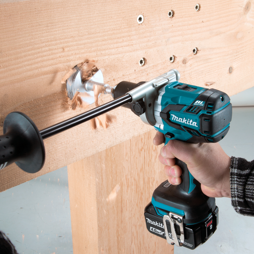 In the top of the best professional screwdrivers, the Makita DHP481RTE model takes first place