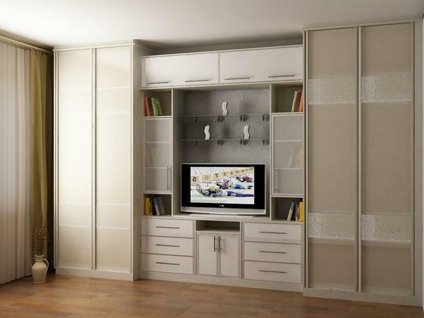 In addition, you can decorate the doors of the wardrobe with beautiful patterns or patterns