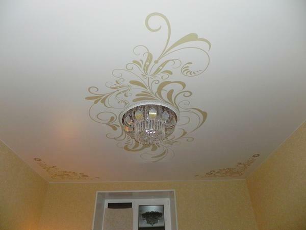 Photo printing makes the matte ceiling brighter, so it does not seem monotone