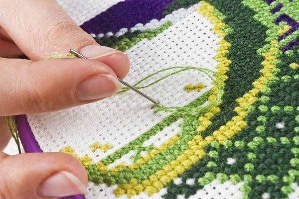 Whichever cross you have embroidered, the main thing is that the stitches should be directed in one direction