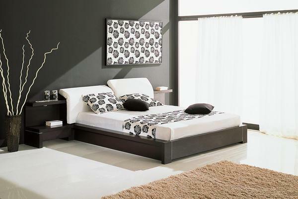 Style hi-tech in the bedroom implies the availability of free space without massive cabinets and chests of drawers