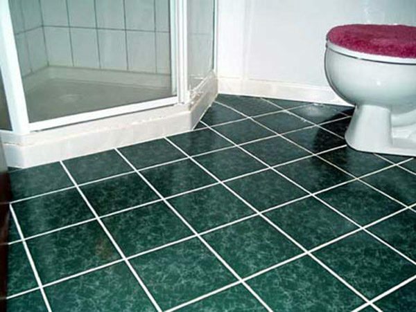 Ceramic tiles on the floor - it is practical and durable