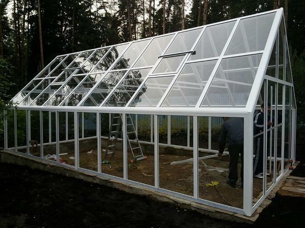 Aluminum glasshouse of glass has a wide functionality, so it can be used in winter