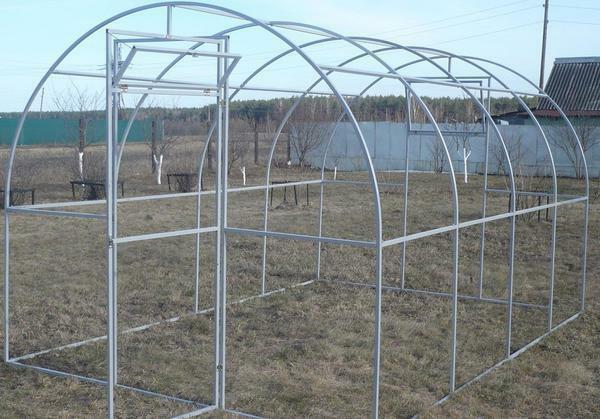 Hotbed steel: metal greenhouses made of metal, welded by their own hands, polycarbonate metal structures