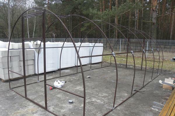 Demountable greenhouse can be dismantled and re-assembled at any time
