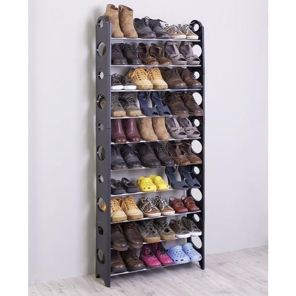 gabinete del zapato puede ser anodino e invisible, y también puede ser una decoración elegante de su pasillo