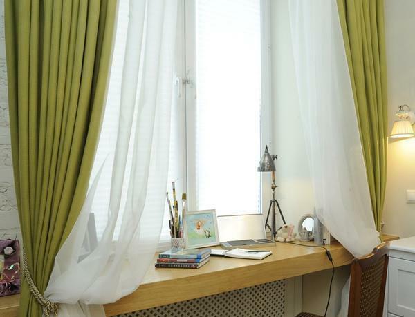 Small curtains fit well into a small room