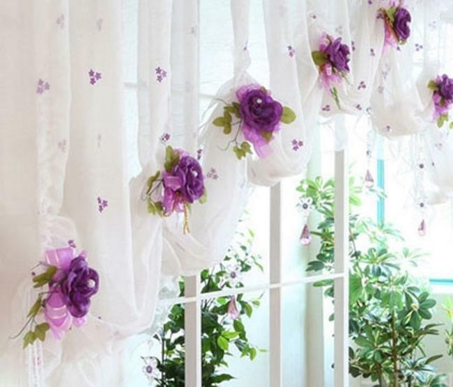 Preoblikovati notranjost in elegantno okrasite zavese lahko uporabite lep dekor