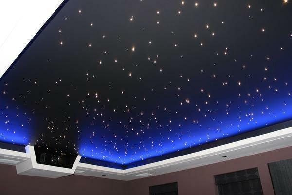 Stretch stropovi sa simuliranim zvjezdanog neba - jedan od najvažnijih stilski i sofisticirane vrste stropnih konstrukcija