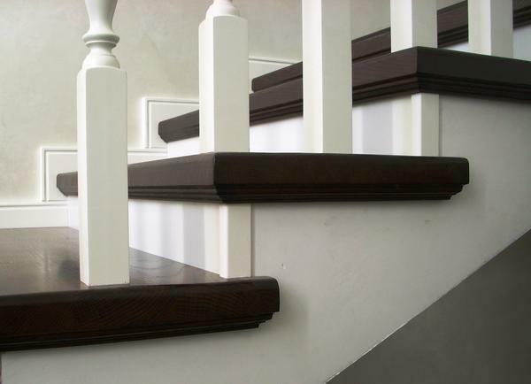 Odabir materijala za buduće korake stepenice, prednost treba dati najviše praktične materijale koje je jednostavno za rukovanje