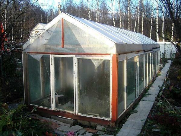 Before starting to build a greenhouse from window frames, it is necessary to prepare materials and tools for work