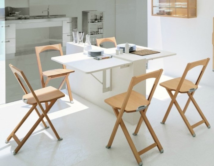 Cadeiras de madeira na cozinha, ou comprar barato de fazer suas próprias mãos?