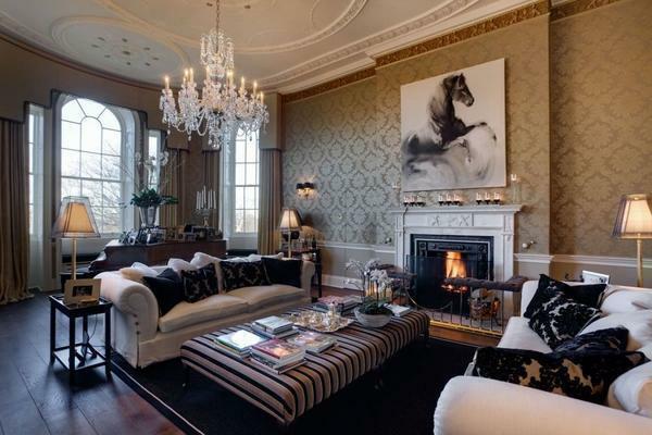 Living room in English style: interior photo, design small, classical room, country sofas in the house