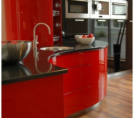 Dizainas raudona juoda virtuvė