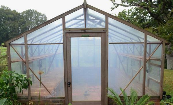 Smoke drafts perfectly cope with various plant diseases in the greenhouse