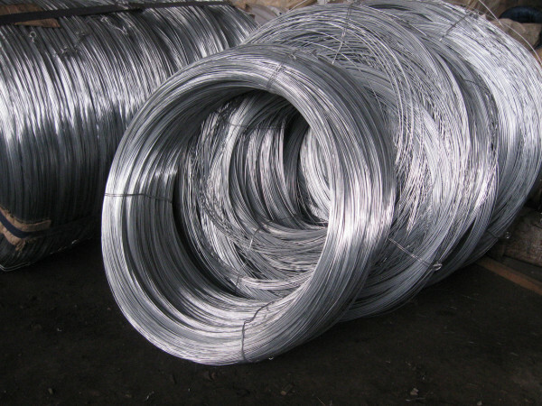 Most often used to tension the mesh galvanized wire of 3-4 mm diameter