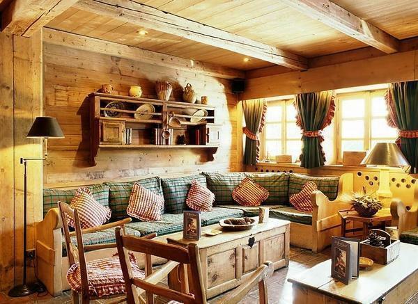 Country style involves the use of only natural materials and natural colors in the design