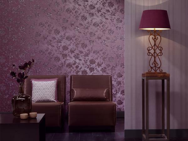 When choosing wall coverings it is necessary to take into account the brand of the manufacturer and their technical characteristics, since different wallpapers have their pros and cons