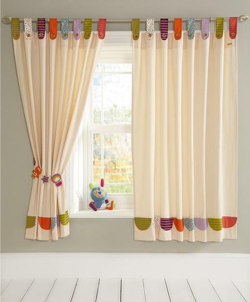 To decorate a window in a nursery is necessary very correctly and competently