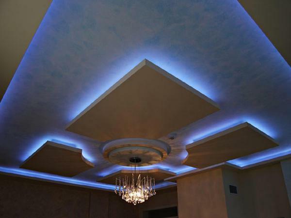 Properly picking up the design of the ceiling, it is easy to create a feeling of spacious apartments