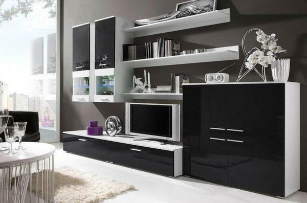 Čierna a biela stena v obývacej izbe - to je ideálnou voľbou pre tých, ktorí sú aktuálne a nasledujúce módy
