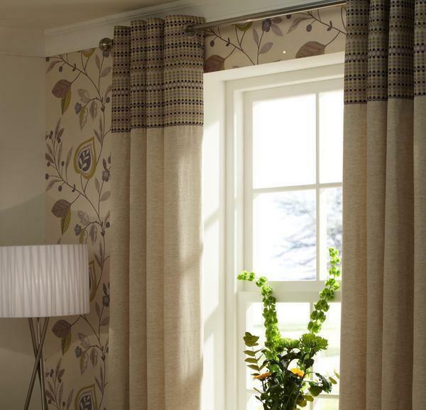 Linen curtains look simple, and at the same time very impressive